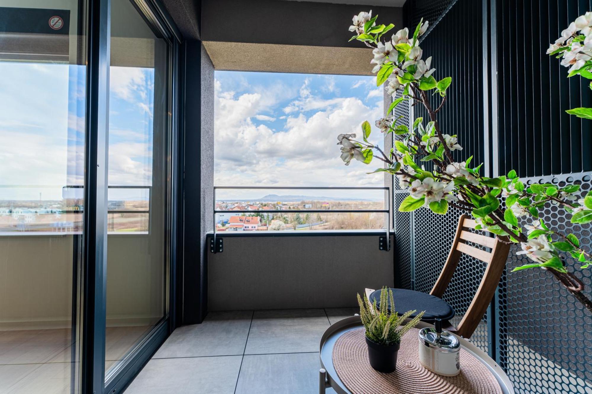 Apartman Flex Selfcheckins 142 - - Bedroom - Garage - Loggia