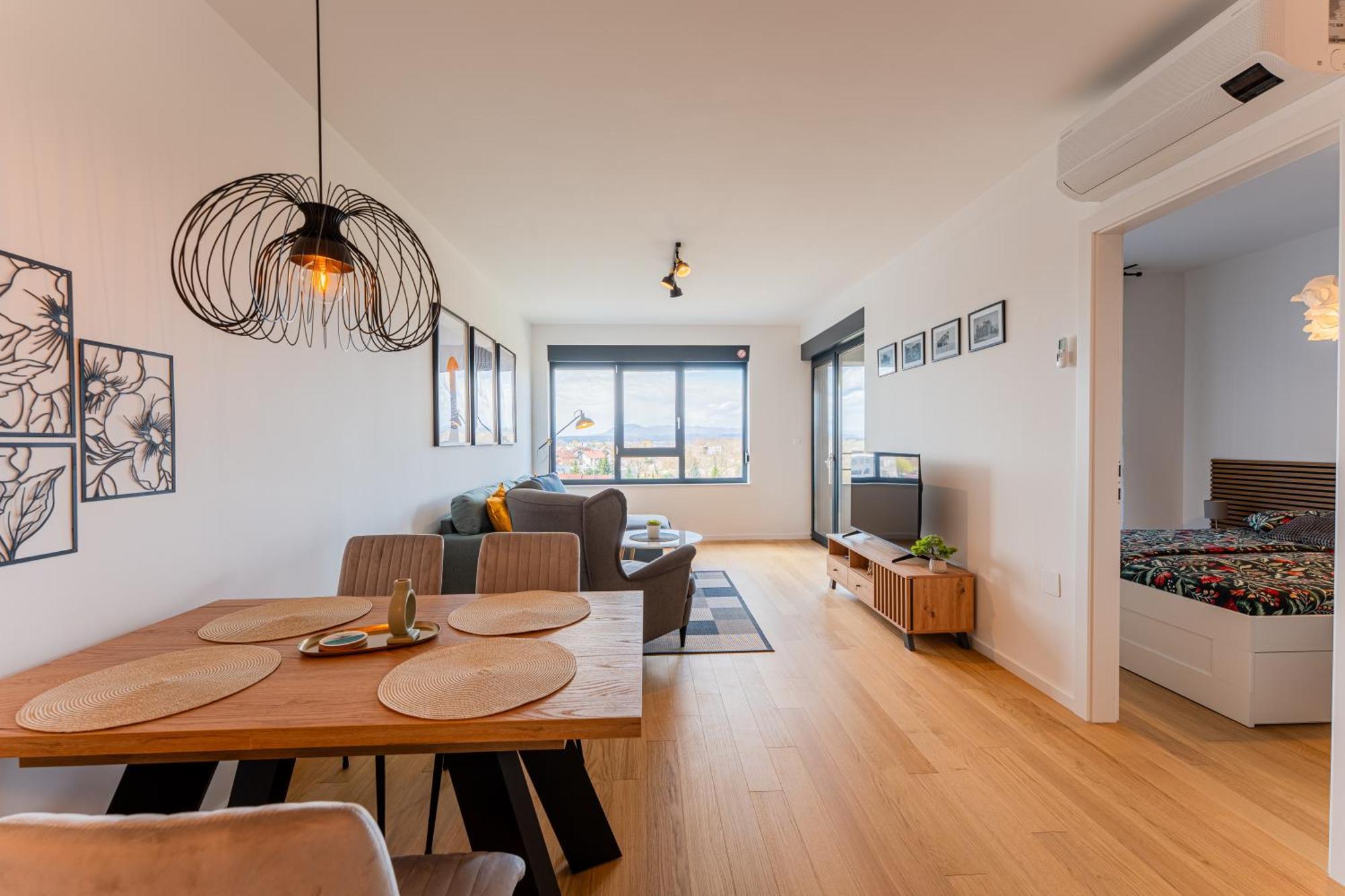 Apartman Flex Selfcheckins 142 - - Bedroom - Garage - Loggia *